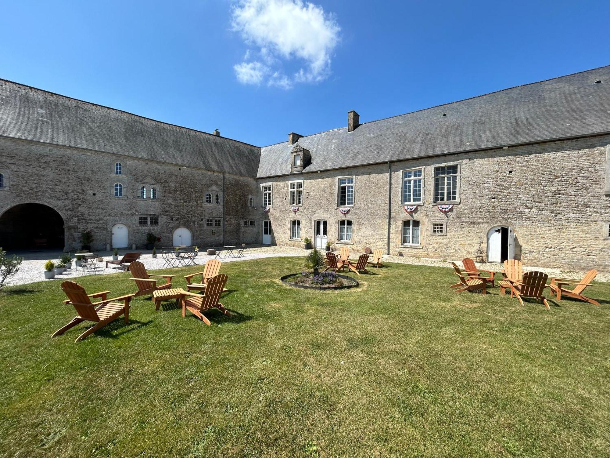 Chateau De Franquetot & D Day Collins Museum Sainte-Mère-Église Exterior foto